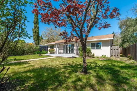 Exterior - 1001 E Macarthur St, Sonoma, CA 95476 photo 3 of 18