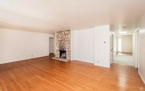 Living - 1001 E Macarthur St, Sonoma, CA 95476 photo 4 of 5