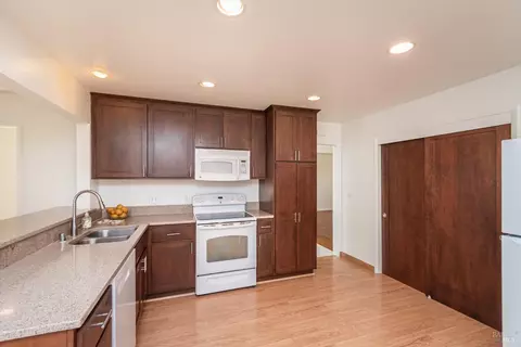 Kitchen - 1001 E Macarthur St, Sonoma, CA 95476 photo 2 of 4
