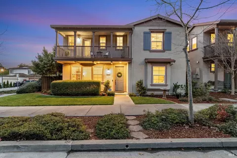 2157 Chokeberry Ct, Santa Rosa, CA 95404