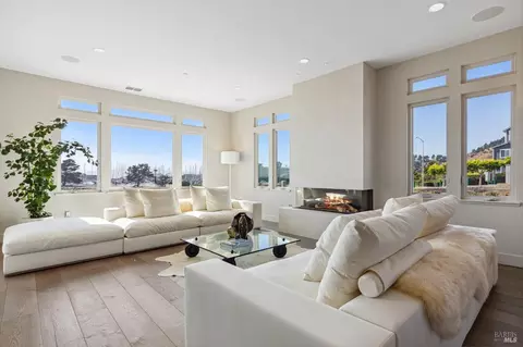 Living - 2 Waterline Pl, Richmond, CA 94801 photo 5 of 9