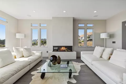 Living - 2 Waterline Pl, Richmond, CA 94801 photo 7 of 9