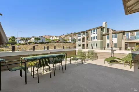 Exterior - 2 Waterline Pl, Richmond, CA 94801 photo 8 of 12