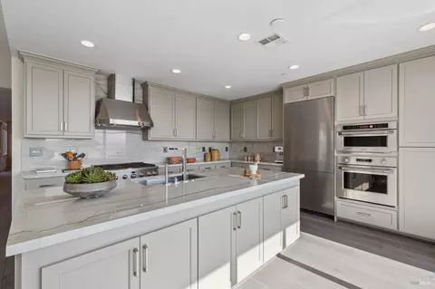 Kitchen - 2 Waterline Pl, Richmond, CA 94801 photo 6 of 7