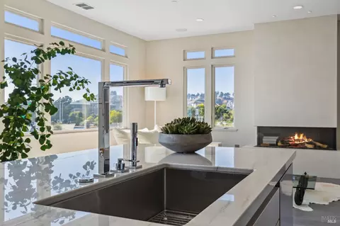 Kitchen - 2 Waterline Pl, Richmond, CA 94801 photo 4 of 7