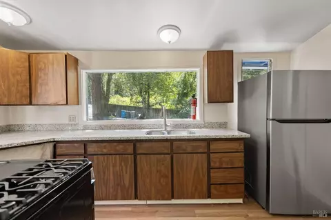 Kitchen - 40 Lagunitas Rd, Lagunitas, CA 94938 photo 3 of 4
