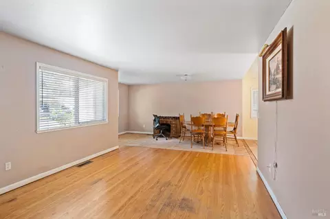 216 2nd St, Healdsburg, CA 95448 photo 4
