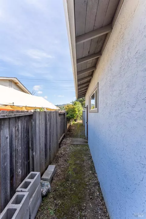 435 Washo Dr, Ukiah, CA 95482 photo 18