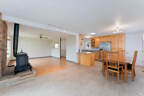 435 Washo Dr, Ukiah, CA 95482 photo 8