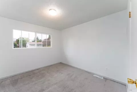 435 Washo Dr, Ukiah, CA 95482 photo 12