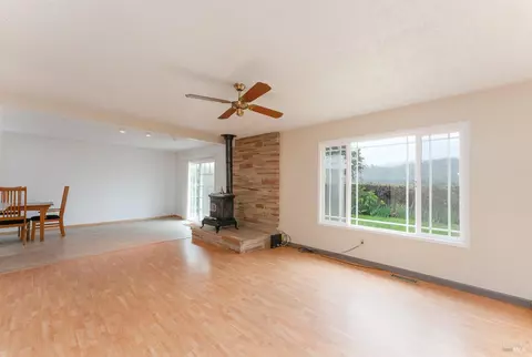 435 Washo Dr, Ukiah, CA 95482 photo 6