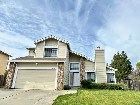 942 Hickory Ct, Fairfield, CA 94533