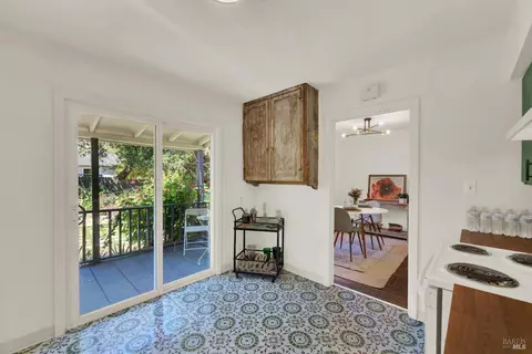 Living - 563 Annette Ave, Vallejo, CA 94591 photo 5 of 5