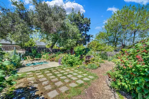 Exterior - 563 Annette Ave, Vallejo, CA 94591 photo 12 of 23