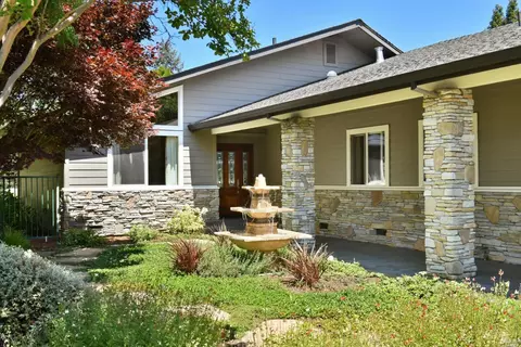 3350 Hermit Way, Santa Rosa, CA 95405