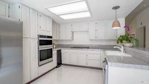 Kitchen - 642 Cougar Ct, Vacaville, CA 95688 photo 1 of 4