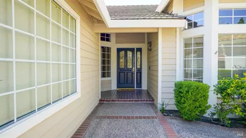 Exterior - 642 Cougar Ct, Vacaville, CA 95688 photo 4 of 17