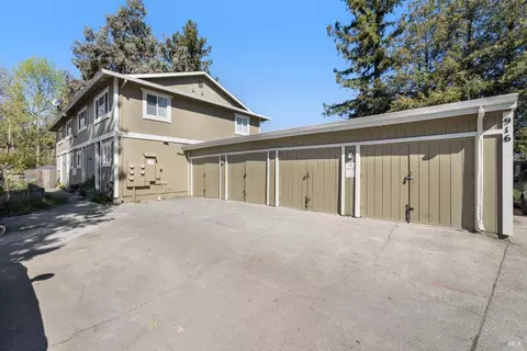 916 Civic Center Dr, Rohnert Park, CA 94928