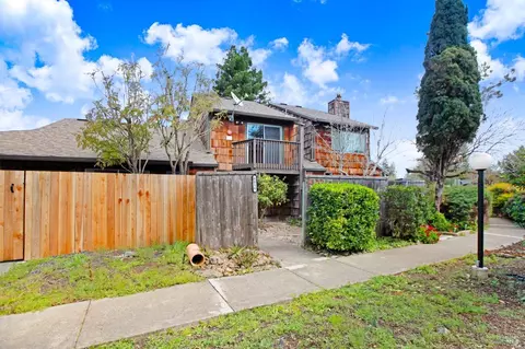 8016 Sunflower Dr, Cotati, CA 94931