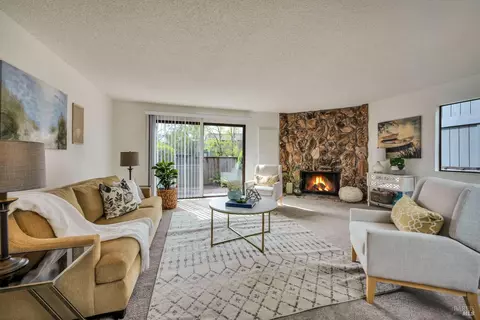 22 Aronia Ln, Novato, CA 94945