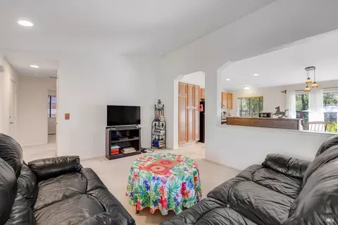 Living - 923 Foothill Dr, Windsor, CA 95492 photo 4 of 4