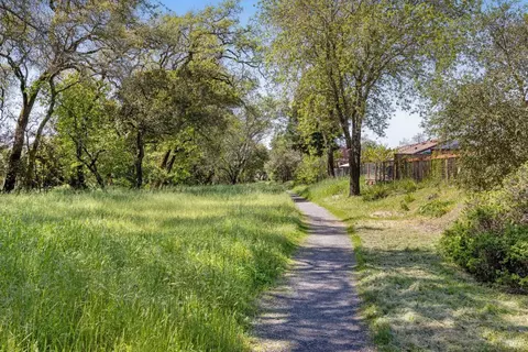 Exterior - 923 Foothill Dr, Windsor, CA 95492 photo 16 of 16