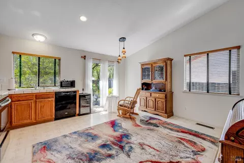 Bedroom - 923 Foothill Dr, Windsor, CA 95492 photo 1 of 5