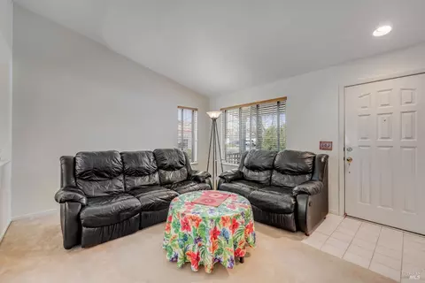 Living - 923 Foothill Dr, Windsor, CA 95492 photo 1 of 4