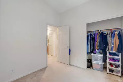 Bedroom - 923 Foothill Dr, Windsor, CA 95492 photo 3 of 5