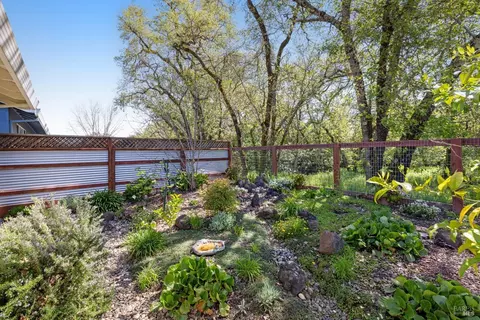 Exterior - 923 Foothill Dr, Windsor, CA 95492 photo 11 of 16