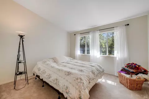 Bedroom - 923 Foothill Dr, Windsor, CA 95492 photo 4 of 5