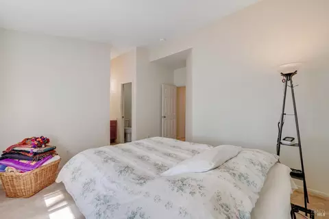 Bedroom - 923 Foothill Dr, Windsor, CA 95492 photo 5 of 5