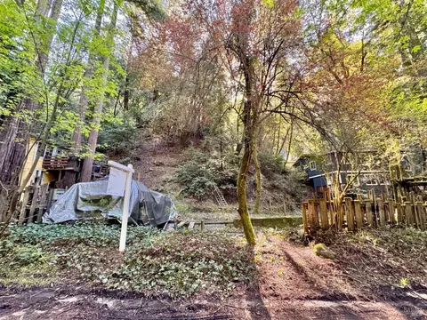17132 Mount Jackson Trl, Rio Nido, CA 95471