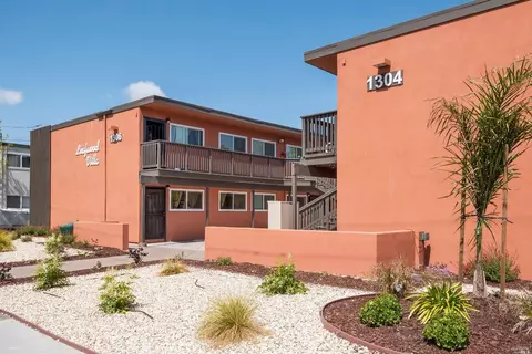 1304-1306 Leafwood Dr, Novato, CA 94947