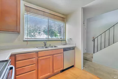 Bath - 8192 Sunflower Dr, Cotati, CA 94931 photo 1 of 3