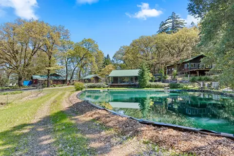 Exterior - 201 Pine Ridge Rd, Ukiah, CA 95482 photo 2 of 27