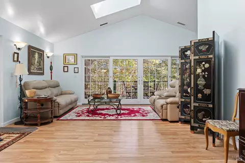 Living - 201 Pine Ridge Rd, Ukiah, CA 95482 photo 1 of 3