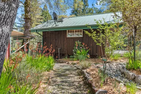 Exterior - 201 Pine Ridge Rd, Ukiah, CA 95482 photo 8 of 27