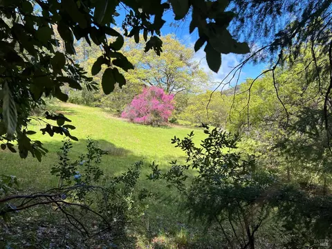 Exterior - 201 Pine Ridge Rd, Ukiah, CA 95482 photo 16 of 27
