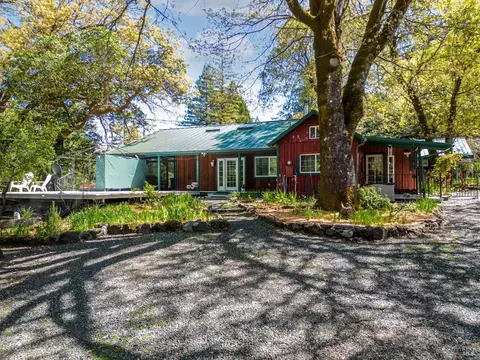 Exterior - 201 Pine Ridge Rd, Ukiah, CA 95482 photo 21 of 27