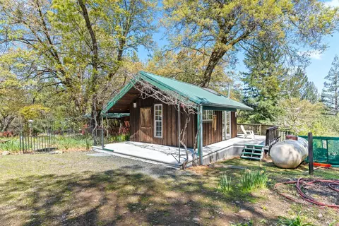 Exterior - 201 Pine Ridge Rd, Ukiah, CA 95482 photo 9 of 27