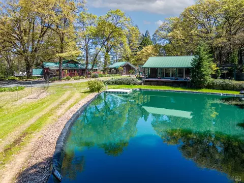Exterior - 201 Pine Ridge Rd, Ukiah, CA 95482 photo 24 of 27