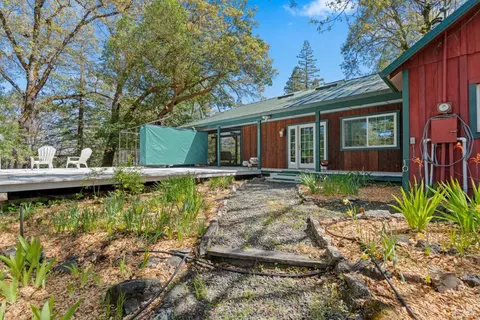 Exterior - 201 Pine Ridge Rd, Ukiah, CA 95482 photo 22 of 27