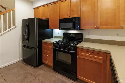 Kitchen - 7941 Scriver Ct, Cotati, CA 94931 photo 4 of 5