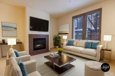 Living - 7941 Scriver Ct, Cotati, CA 94931 photo 2 of 2