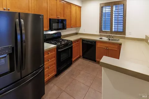 Kitchen - 7941 Scriver Ct, Cotati, CA 94931 photo 2 of 5