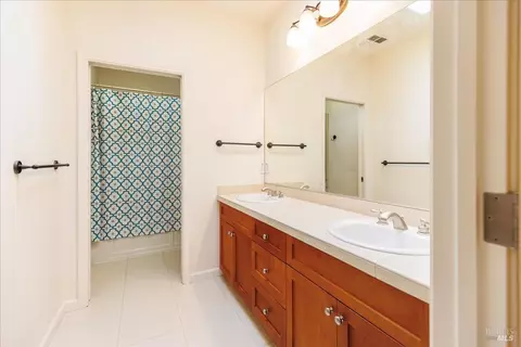 Bath - 7941 Scriver Ct, Cotati, CA 94931 photo 1 of 5
