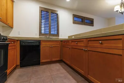 Kitchen - 7941 Scriver Ct, Cotati, CA 94931 photo 5 of 5