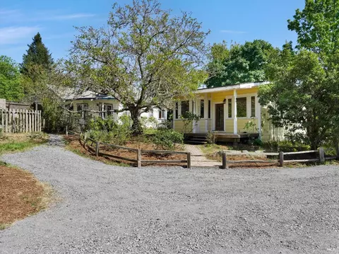 8398 Bodega Ave, Sebastopol, CA 95472