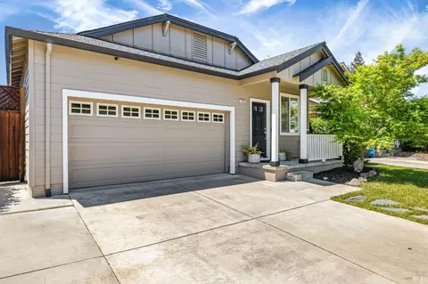 1545 Gamay St, Santa Rosa, CA 95403